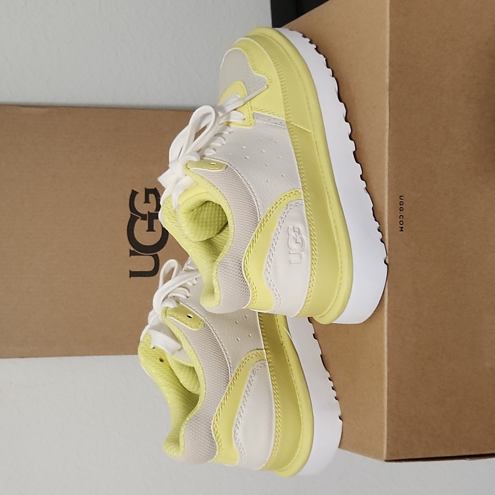 Uggs tennis shoe